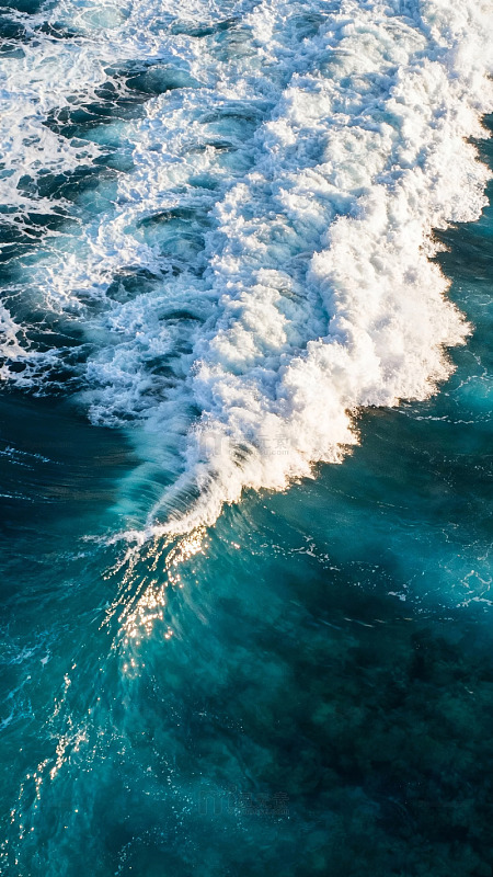 海浪泡沫与海面摄影