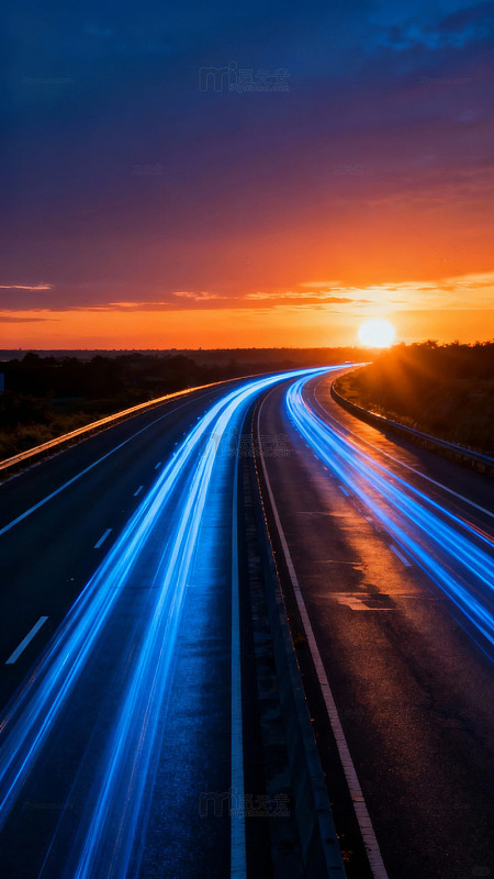 公路夜景车流光轨日落