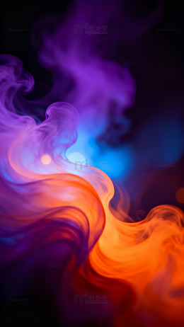 多彩烟雾在黑暗中飘动