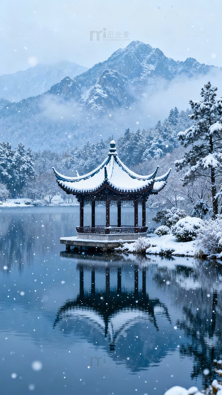 雪中古亭映湖景图片