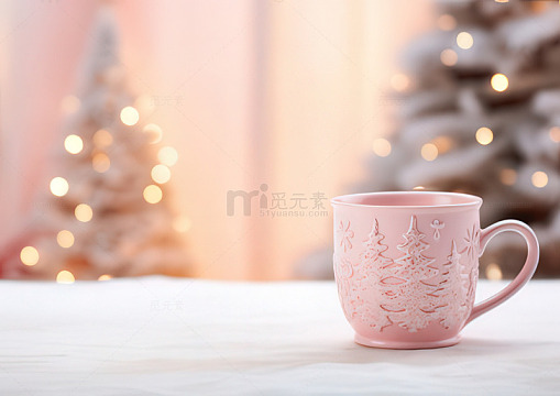 温馨节日粉色茶杯