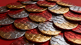红金银三色鳞片金币堆叠
