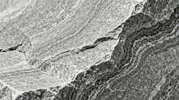 岩石纹理特写黑白画面