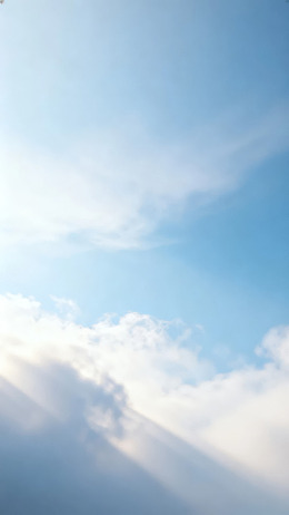 蓝天白云光影交错的自然景象