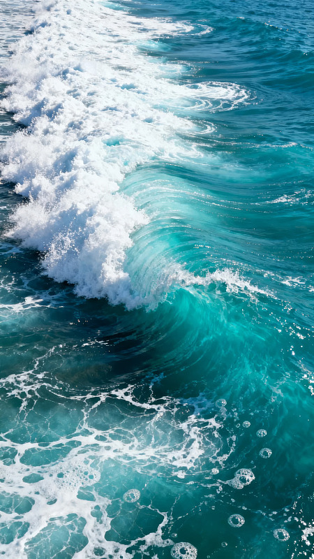 碧海浪花翻涌图片