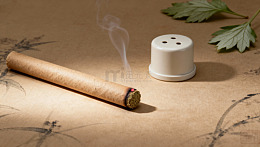 艾灸条与艾草叶片特写