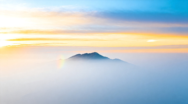 日出云海山峰风光