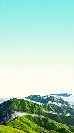 青山云雾风景画
