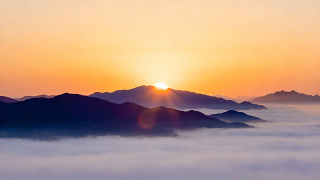 风日出山峦云海自然风光素材
