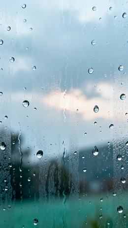 写实风雨滴玻璃窗景素材