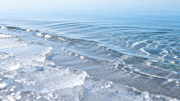 极简风冰面湖水自然素材
