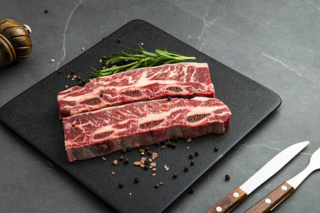 写实风生牛肉排美食摄影素材