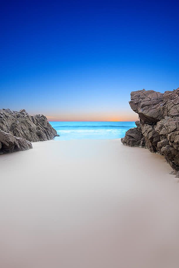 蓝天大海沙滩岩石