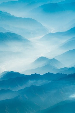 绿色水墨画山峰海报背景