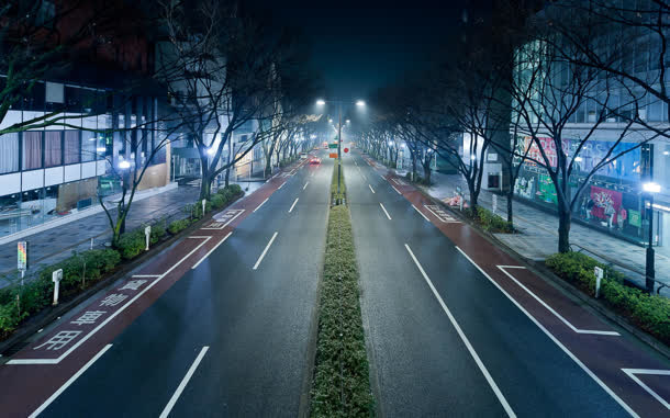 城市夜晚下的寂静