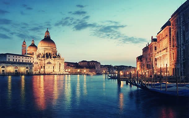 夜幕下的水上威尼斯海报背景