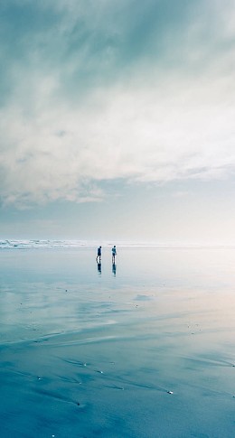 绿色天空云海报背景
