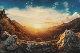 黄昏山谷海报背景