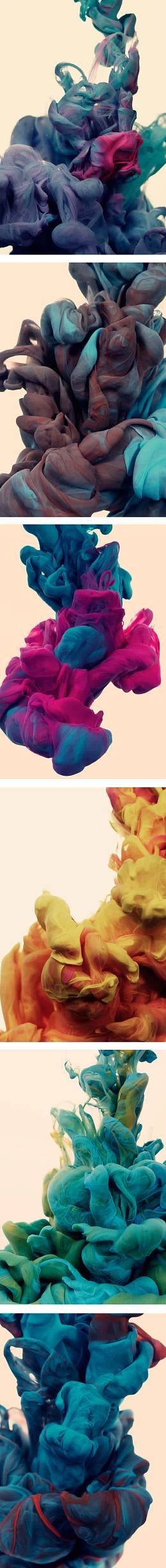 红绿色烟雾海报背景