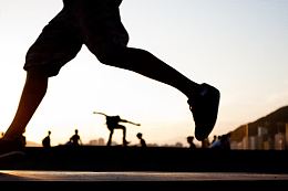 跑步运动人物剪影