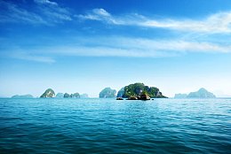 大海蓝天白云辽阔蓝色