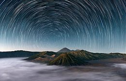星空星轨夜色摄影图