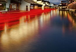 水乡小镇夜景海报背景