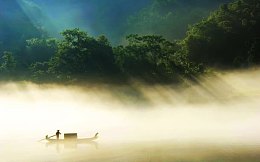迷雾森林小船海报