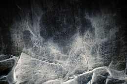 灰黑色裂纹背景