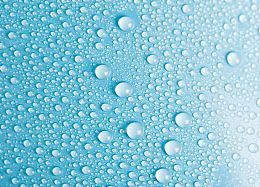 密集透明的水珠背景