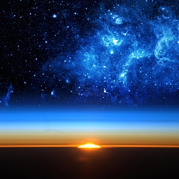日出与星空