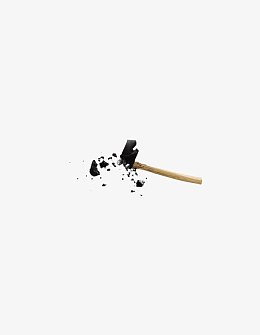 创意摄影被砸碎的锤子