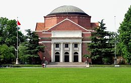 清华大学