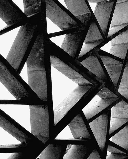 极简创意三角形窗格