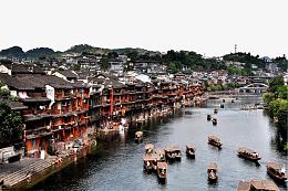凤凰古镇沱江风景
