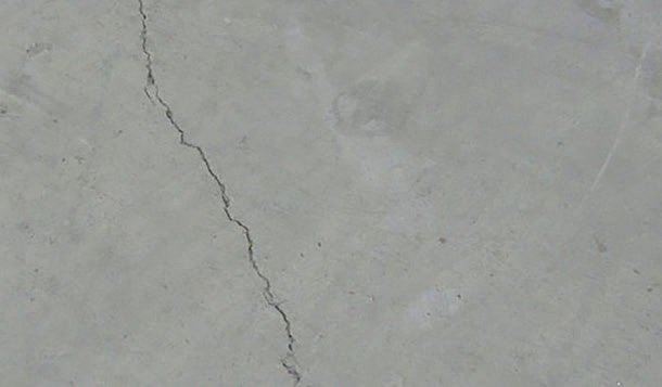 水泥地面带裂纹