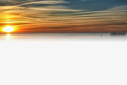 金色夕阳天空