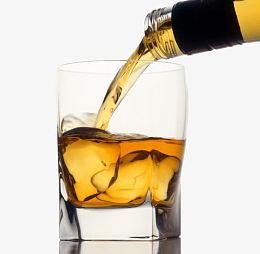 倒威士忌酒