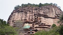 甘肃麦积山石窟风光