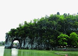 绿色山水景色