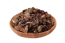 木盘里的艾叶草
