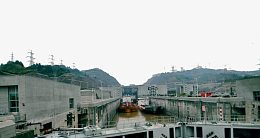 三峡大坝船闸