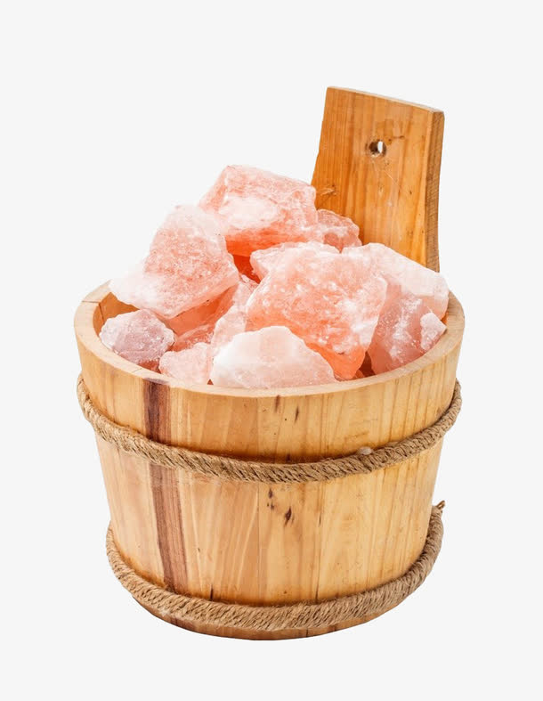 木桶里的粗盐块