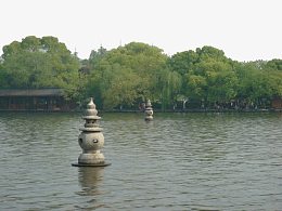 三潭映月美景