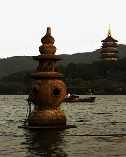 晚霞下的三潭