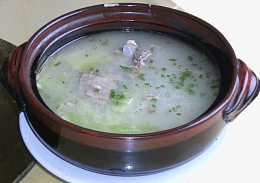 冬瓜炖排骨汤