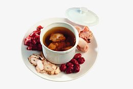 红色枣子乌鸡汤