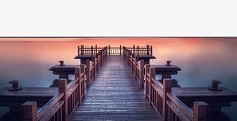 晚霞下的栈桥
