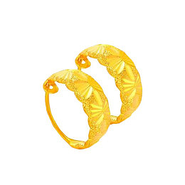 周大福黄金耳钉