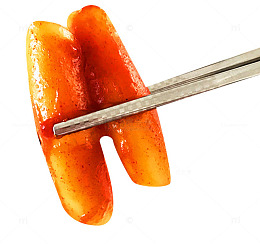 夹起的小吃年糕